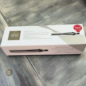 Ghd platinum+ smart styler flat iron